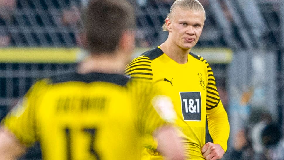 Dortmunds Erling Braut Haaland schaut grimmig: Die Leistungen des BVB – wie bei der Niederlage gegen RB Leipzig – kamen nicht an die Erwartungen heran. Dortmunds Erling Braut Haaland schaut grimmig: Die Leistungen des BVB – wie bei der Niederlage gegen RB Leipzig – kamen nicht an die Erwartungen heran.