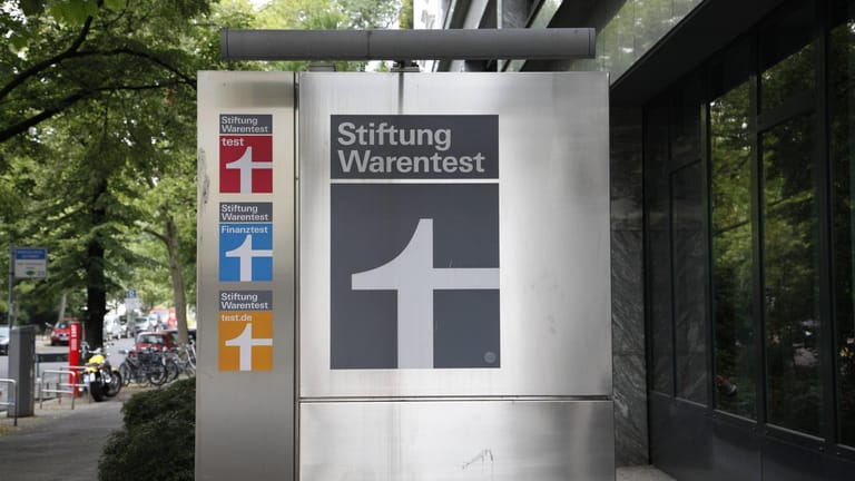 1964 wurde die Stiftung Warentest auf Beschluss des Deutschen Bundestages gegründet. Stifterin und Satzungsgeberin ist die Bundesrepublik Deutschland.