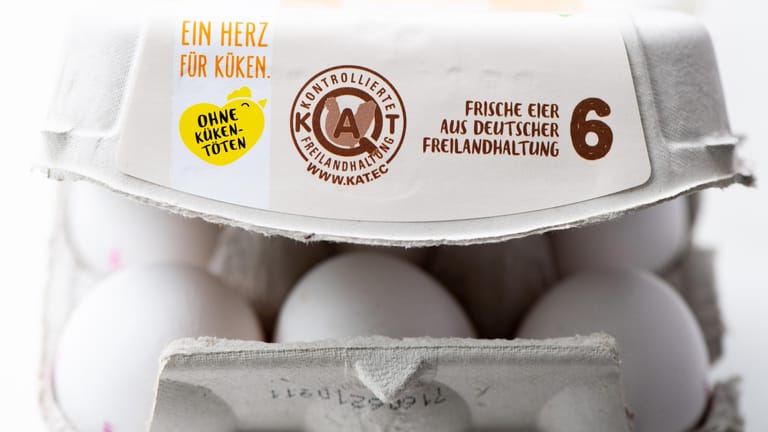 Eier: Wer auf den Aufdruck "Ohne Kükentöten" achtet, geht auf Nummer sicher.