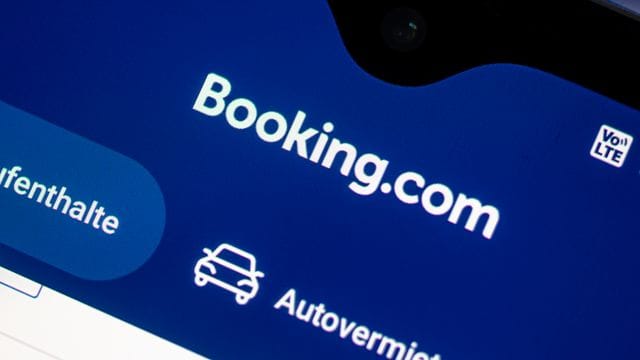 Der Internet-Plattform Booking. Der Internet-Plattform Booking.