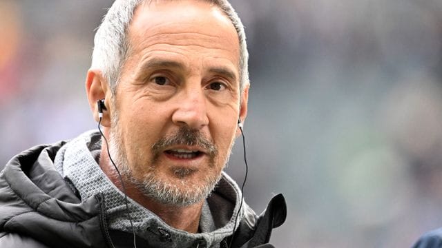 Drückt Eintracht Frankfurt gegen den FC Barcelona die Daumen: Adi Hütter.