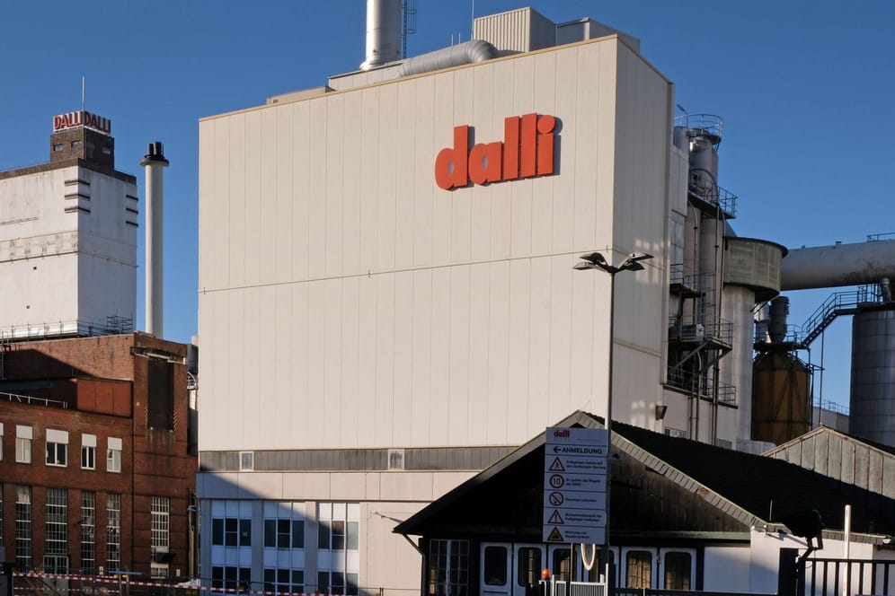 Werksgelände der Dalli-Werke in Stolberg (Symbolbild): Das Unternehmer kämpft mit gestiegenen Kosten und will mit einer Umstrukturierung wieder auf Kurs kommen.