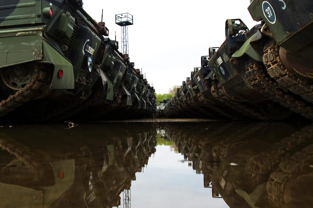 Schützenpanzer des Typs Marder: Die ukrainische Regierung wartet einem Bericht zufolge derzeit auf die Zustimmung der deutschen Bundesregierung zur Lieferung von 100 Panzern, die bei der Bundeswehr ausgemustert wurden.