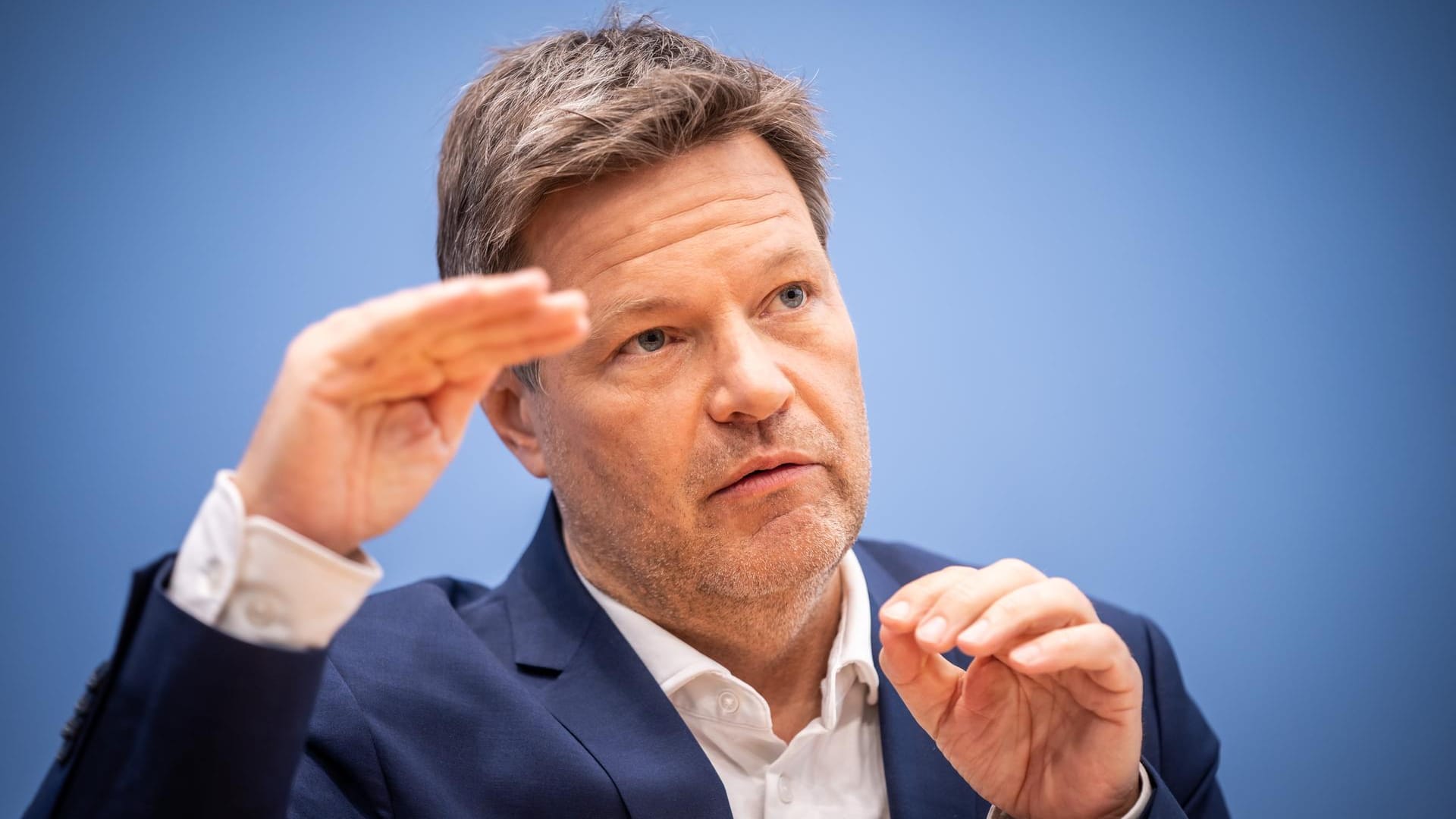 Wirtschaftsminister Robert Habeck: Er profitiert in der neuen Umfrage am meisten von den aktuellen Entscheidungen und Entwicklungen.