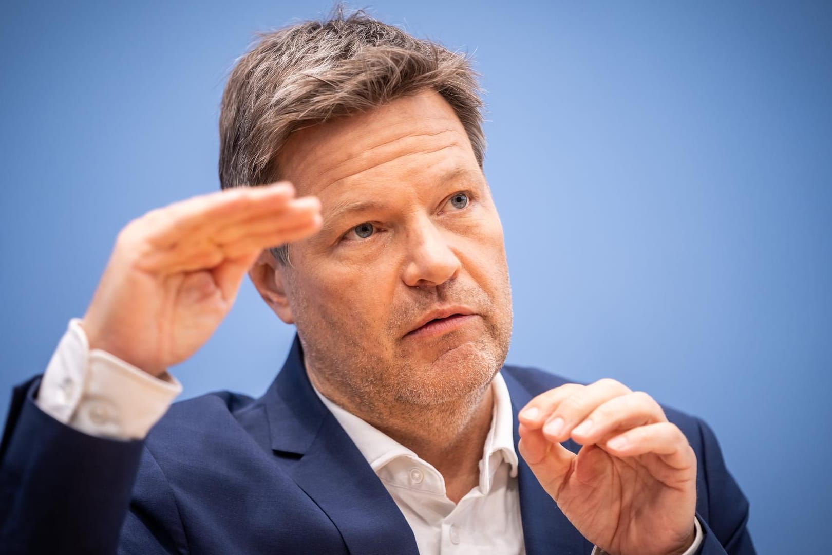 Wirtschaftsminister Robert Habeck: Er profitiert in der neuen Umfrage am meisten von den aktuellen Entscheidungen und Entwicklungen.