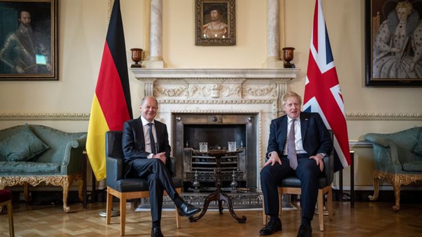 Bundeskanzler Olaf Scholz und Boris Johnson, Premierminister von Großbritannien, in dessen Amtssitz, Downing Street NO.