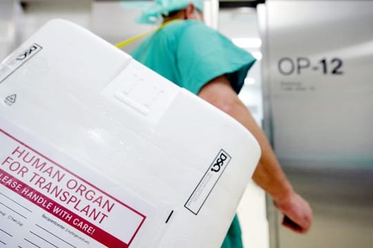 Die Zahl der Organspenden ist im ersten Quartal 2022 im Vergleich zum Vorjahreszeitraum drastisch gesunken.