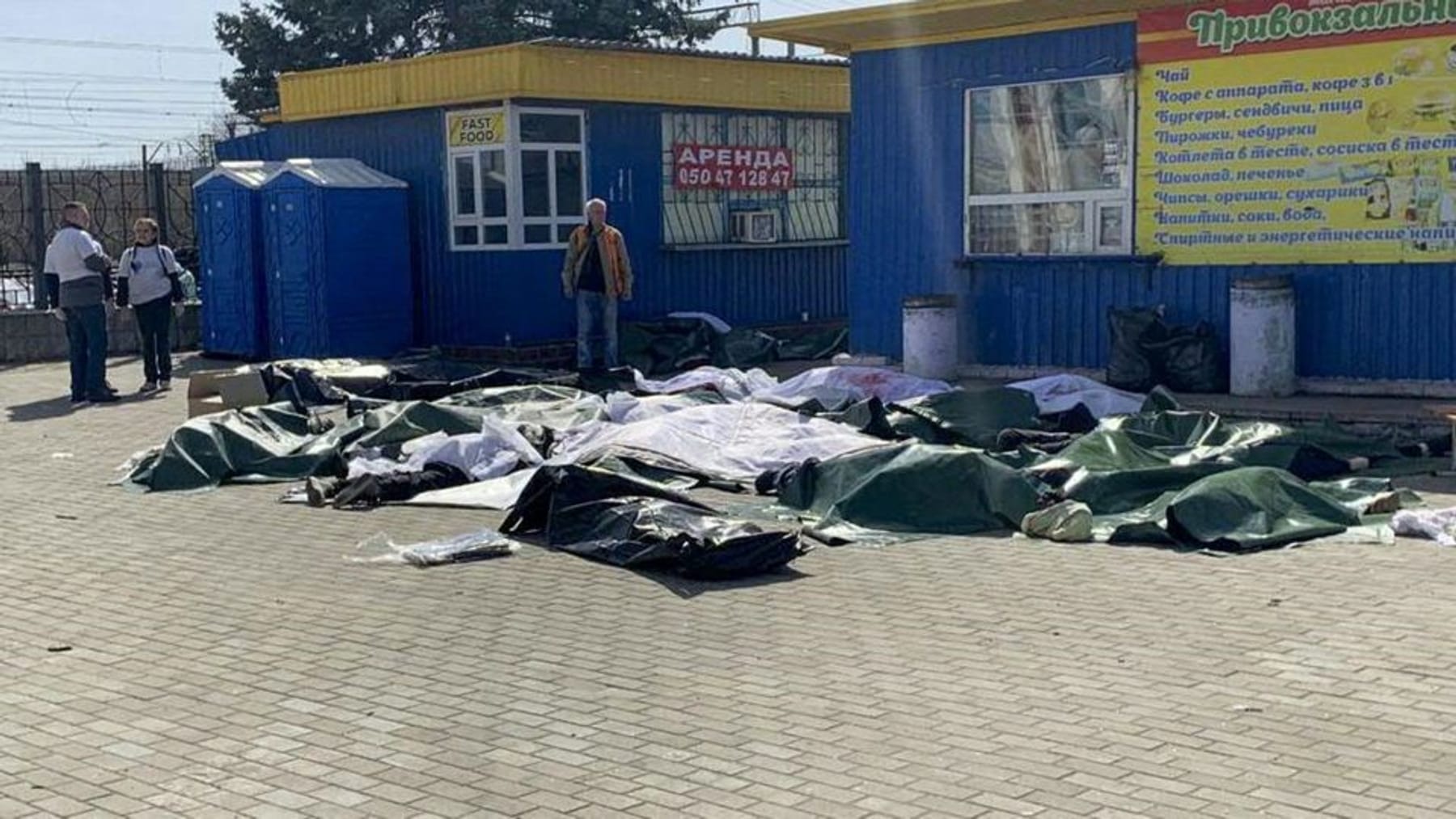 Raketenangriff auf Bahnhof in Kramatorsk Mindestens 50 tote Zivilisten