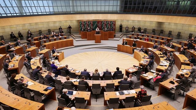 Plenarsitzung des Landtages in Düsseldorf Plenarsitzung des Landtages in Düsseldorf