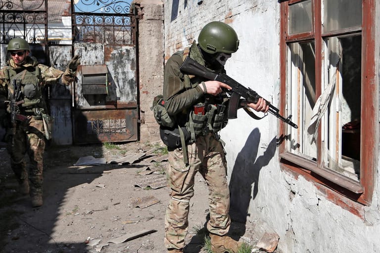Prorussische Kämpfer in Mariupol: Dem Bericht zufolge gibt es auch in der EU Befürchtungen vor Angriffen.