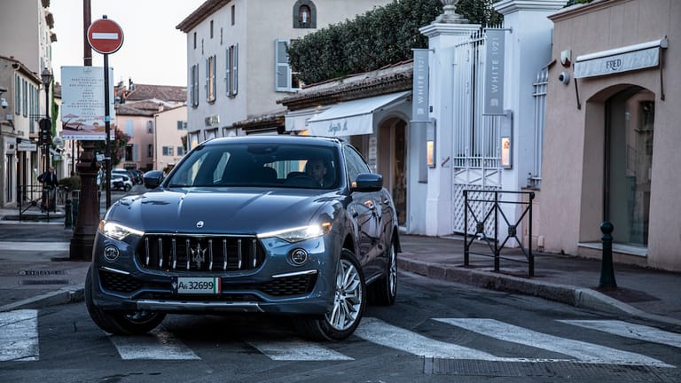 Maserati Levante: Mit Einstiegspreisen unter 100.000 Euro ist der Italiener noch eines der günstigeren der neuen Edel-SUVs.