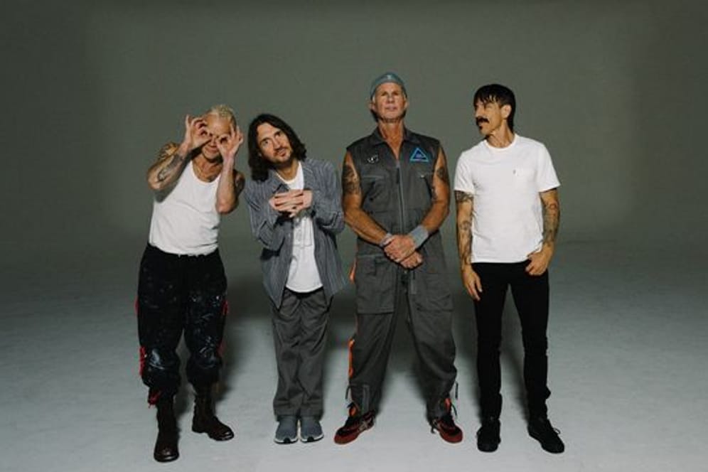 Flea (Bass, l-r), John Frusciante (Gitarre), Chad Smith (Schlagzeug) und Anthony Kiedis (Gesang) sind die Red Hot Chili Peppers.