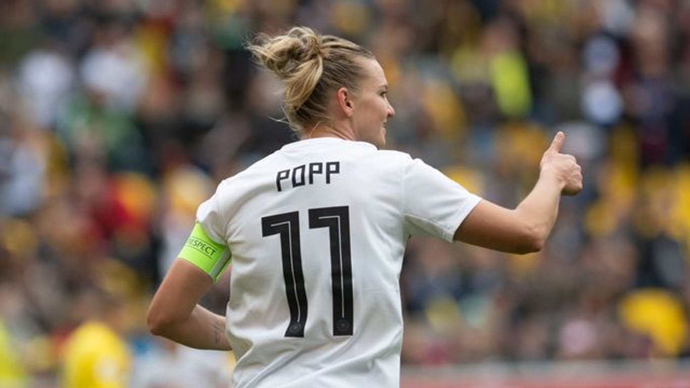 Deutschlands Alexandra Popp freut sich über einen Treffer ihrer Mannschaft.