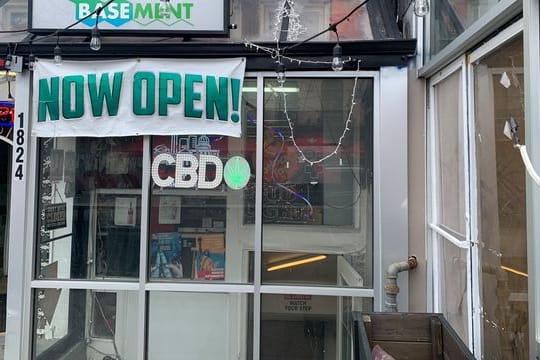 Der Laden „The Basement“ im Washingtoner Ausgehviertel Adams Morgan beschreibt sich als Kerzen-Boutique, eigentlich wird dort aber mit Marihuana gehandelt.