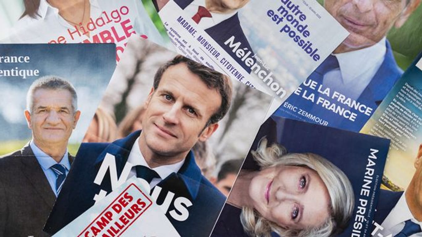 Wahlunterlagen französischer Präsidentschaftskandidaten.