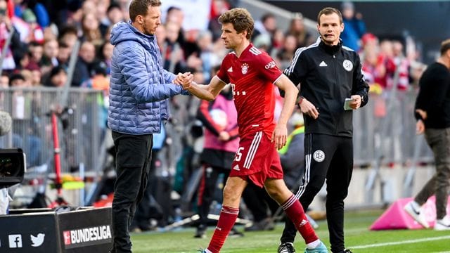 Bayerns Müller feierte gegen den FC Augsburg im 411. Bayerns Müller feierte gegen den FC Augsburg im 411.