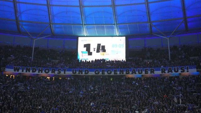 "Windhorst und Gegenbauer raus" ist unter dem 1:4 Endstand zu lesen. "Windhorst und Gegenbauer raus" ist unter dem 1:4 Endstand zu lesen.