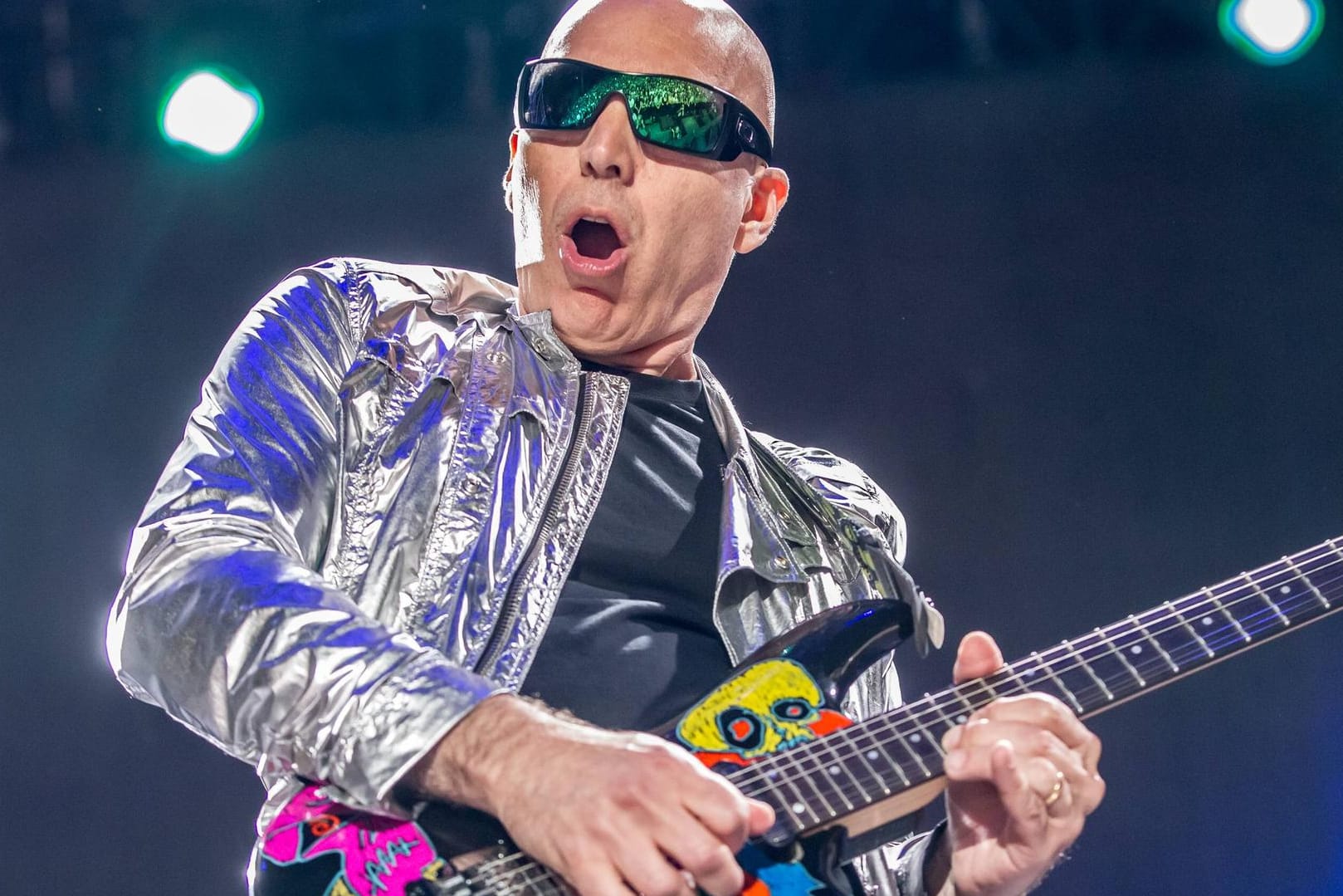 Joe Satriani: Der Musiker war bereits 15 Mal für einen Grammy nominiert und konnte über zehn Millionen Alben verkaufen.