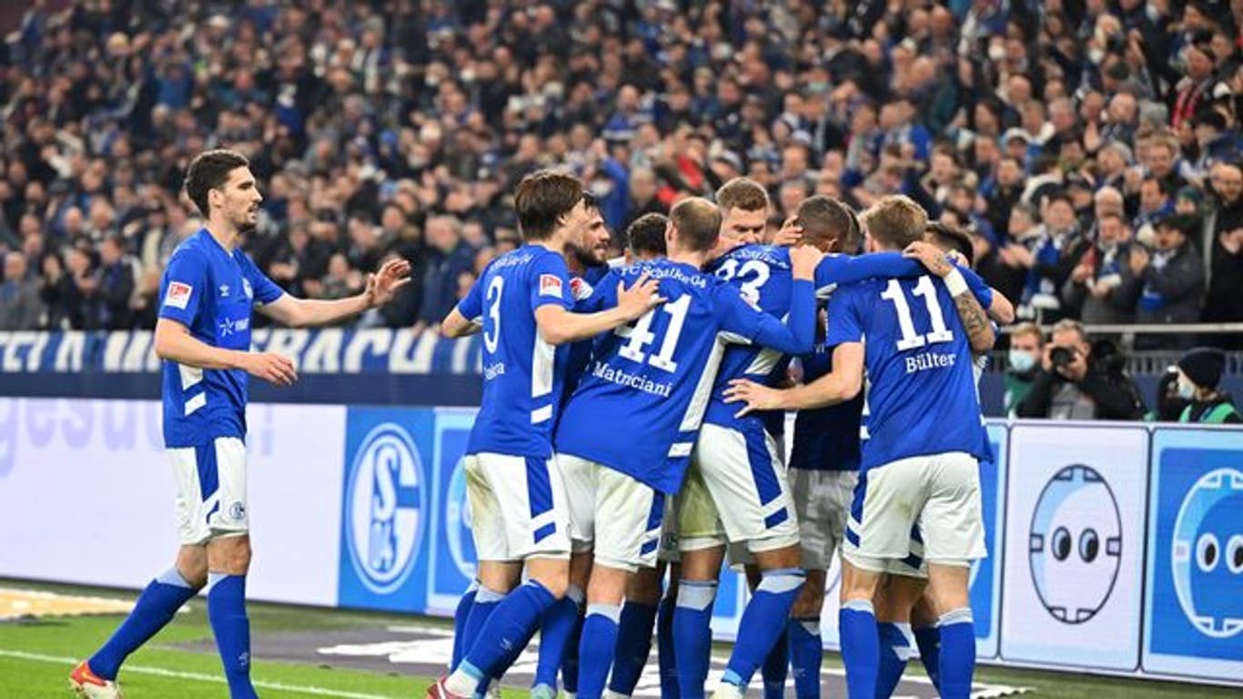 Schalke ist nach dem Sieg gegen Heidenheim an der Spitze der 2.