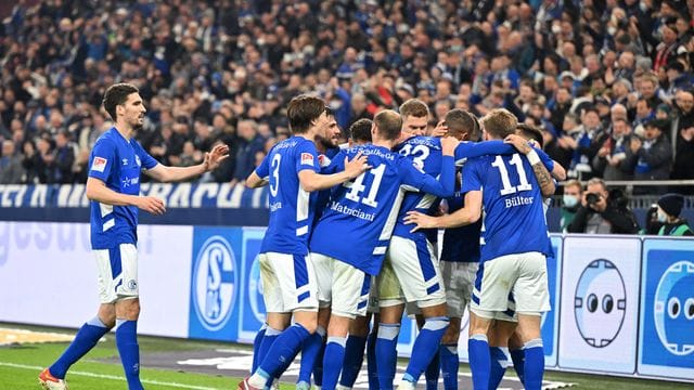 Schalke ist nach dem Sieg gegen Heidenheim an der Spitze der 2.