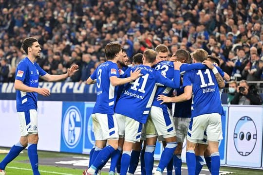 Schalke ist nach dem Sieg gegen Heidenheim an der Spitze der 2.