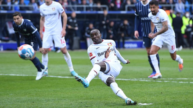 Moussa Diaby: Der Leverkusener rutschte am Punkt weg.