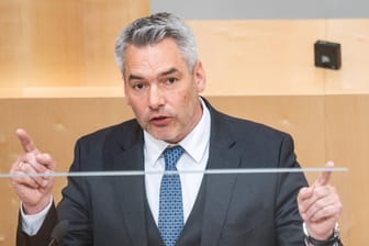 Karl Nehammer: Er ist seit Dezember 2021 Bundeskanzler von Österreich.