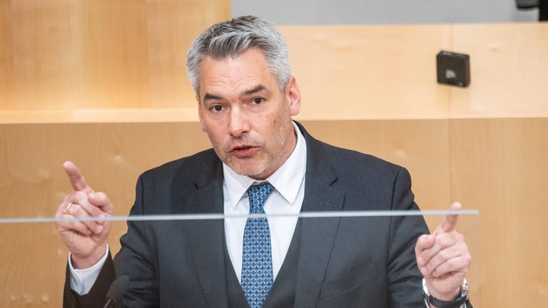 Karl Nehammer: Er ist seit Dezember 2021 Bundeskanzler von Österreich.