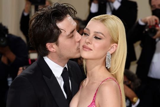 Brooklyn Beckham (l) und Nicola Peltz bei der Benefizgala des Costume Institute des Metropolitan Museum of Art 2021.