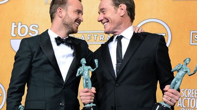 Bryan Cranston (r) und Aaron Paul bei der Verleihung der Screen Actors Guild Awards 2014.