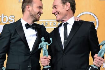 Bryan Cranston (r) und Aaron Paul bei der Verleihung der Screen Actors Guild Awards 2014.