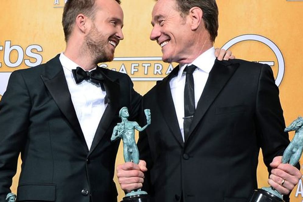Bryan Cranston (r) und Aaron Paul bei der Verleihung der Screen Actors Guild Awards 2014.
