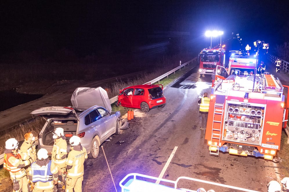 Bei einem Unfall im Landkreis Haßberge kam eine 55-Jährige ums Leben. Die Polizei suchte nach einem 32-Jährigen, der sich unerlaubt vom Unfallort entfernte.