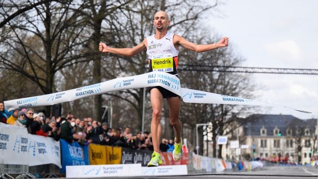 Siegte mit WM-Norm in Hannover: Hendrik Pfeiffer.