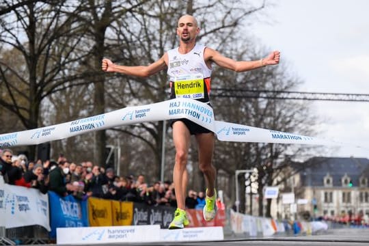 Siegte mit WM-Norm in Hannover: Hendrik Pfeiffer.