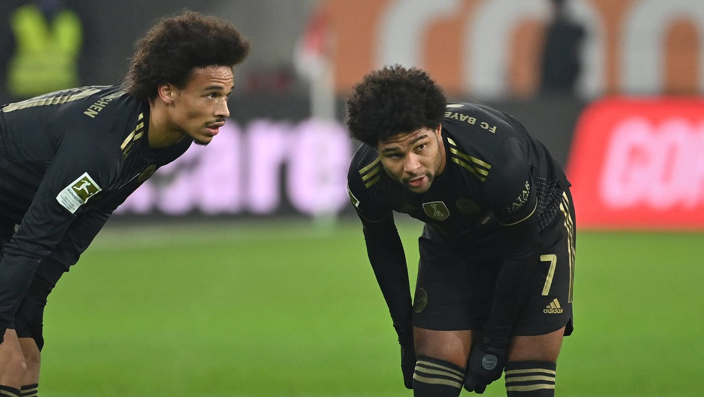 Leroy Sané und Serge Gnabry (v.l.): Die beiden Offensivspieler ducken sich aktuell beim FC Bayern weg.