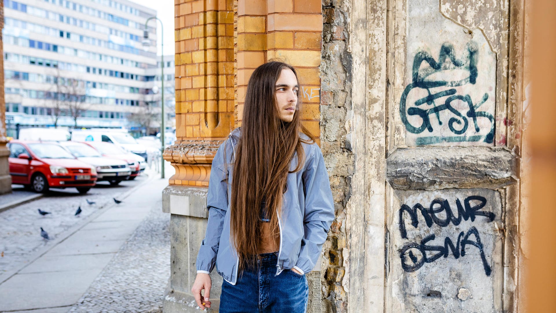 Gleb Kovalski in Berlin: Aus Angst vor dem belarussischen Regime floh die queere Aktivistin zu Freunden nach Kiew. Dann startete das russische Militär seinen Angriffskrieg gegen die Ukraine.