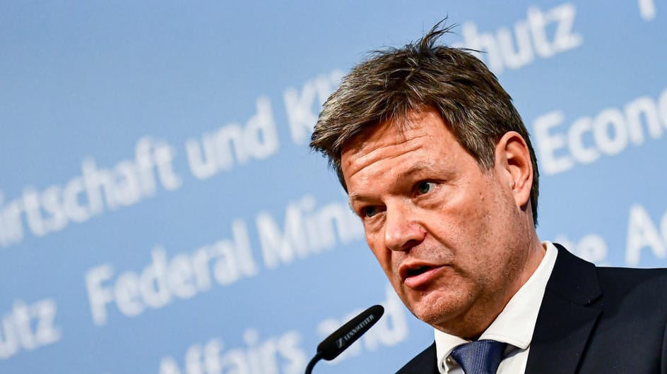 Robert Habeck, Bundesminister für Wirtschaft und Klimaschutz: Er fordert, die Ukraine schnellstmöglich mit weiteren Waffen zu unterstützen. Robert Habeck, Bundesminister für Wirtschaft und Klimaschutz: Er fordert, die Ukraine schnellstmöglich mit weiteren Waffen zu unterstützen.