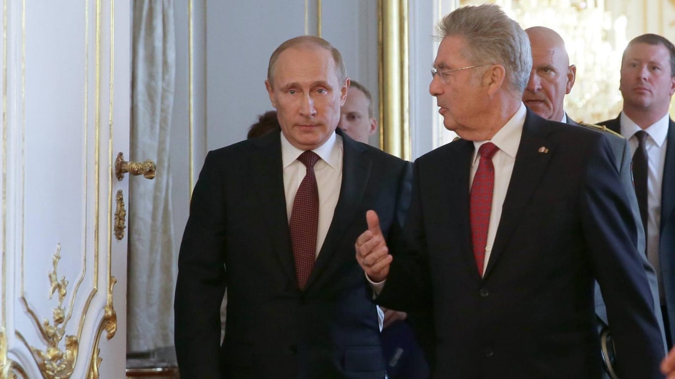 Putin und der damalige österreichische Präsident Heinz Fischer: Bei dem Treffen soll die Ukraine-Krise kaum zur Sprache gekommen sein.