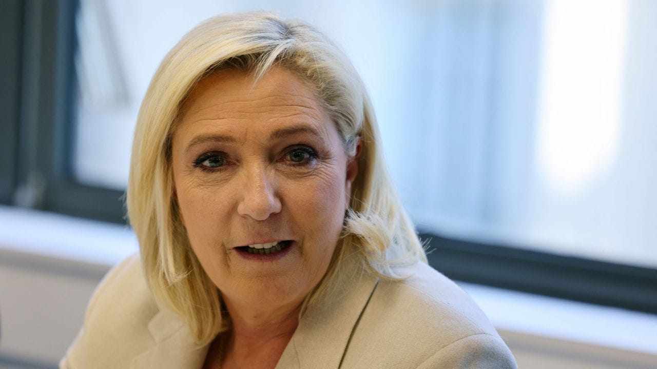 Marine Le Pen kann auf Unterstützer des Rechtsextremen Éric Zemmour und Stimmen einiger rechter Konservativer setzen, jedoch kaum aus dem Mitte-Links-Lager.