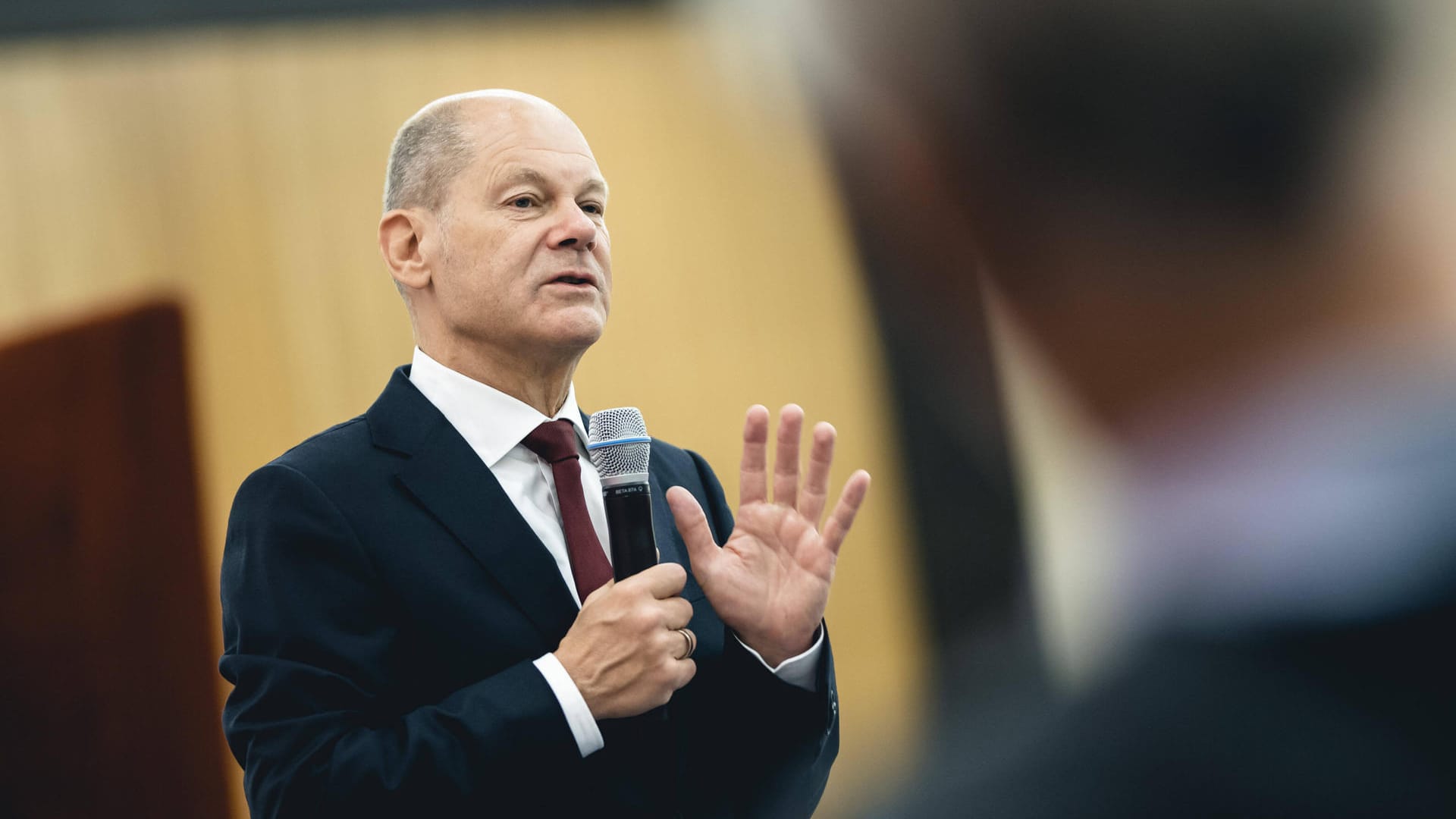 Bundeskanzler Olaf Scholz in Düsseldorf (Archivbild): Er wird bei der Kundgebung am 1. Mai erwartet. Bundeskanzler Olaf Scholz in Düsseldorf (Archivbild): Er wird bei der Kundgebung am 1. Mai erwartet.
