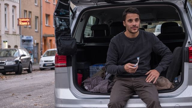 Ben (Kostja Ullmann) ist ein engagierter Uber-Fahrer in Hamburg.