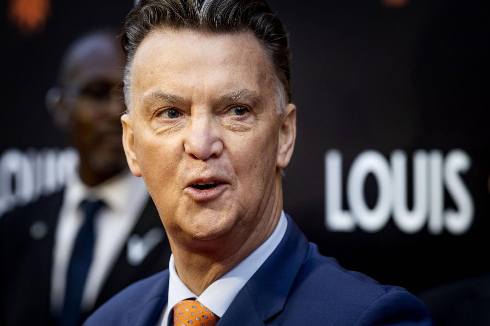 Louis van Gaal: Der niederländische Nationaltrainer hat sich optimistisch über den Verlauf seiner Krebsbehandlung geäußert.