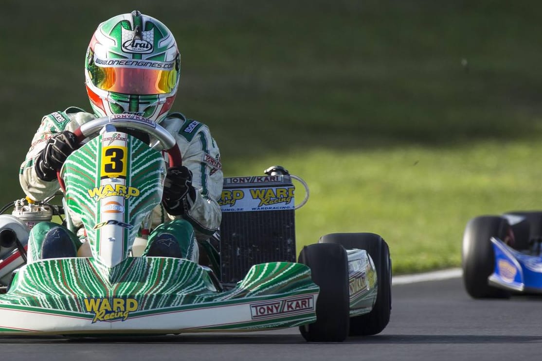 Kart des Rennstalls Ward Racing (li., Archivbild): Das schwedische Team griff nach dem Eklat in Portugal rigoros durch.