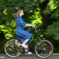 Vom Citybike bis zum Trekkingrad: Fünf Fahrräder im Damenrad-Vergleich.