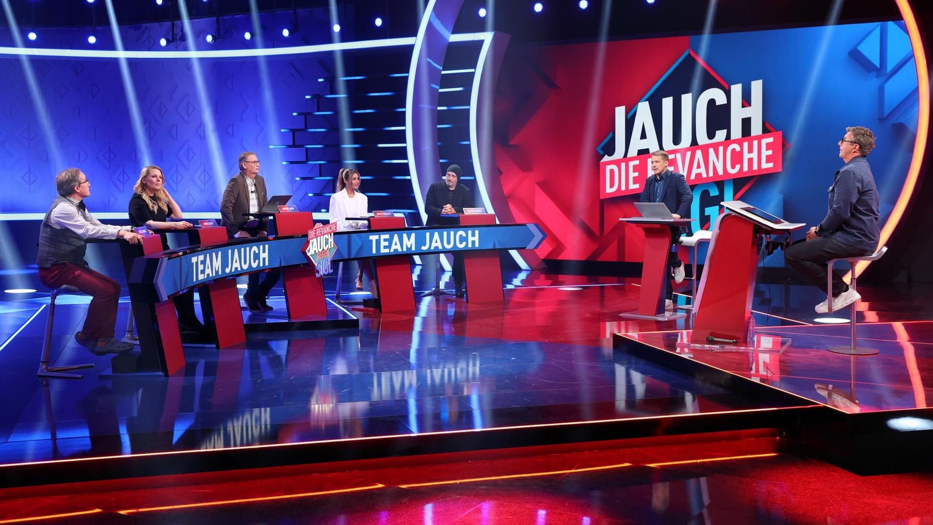 Wigald Boning, Patricia Kelly, Günther Jauch, Sophia Thomalla und Torsten Sträter bildeten an diesem Montag ein Team.