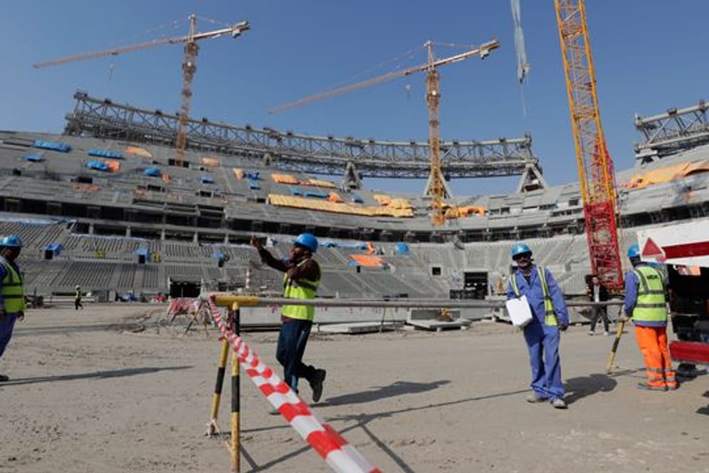 Bauarbeiter im Lusail-Stadion in Katar.