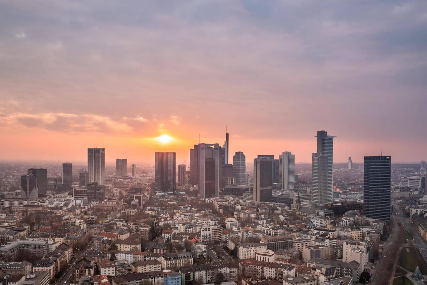 Frankfurts Skyline: Testen Sie im Quiz ihr Wissen rund um die Main-Metropole.