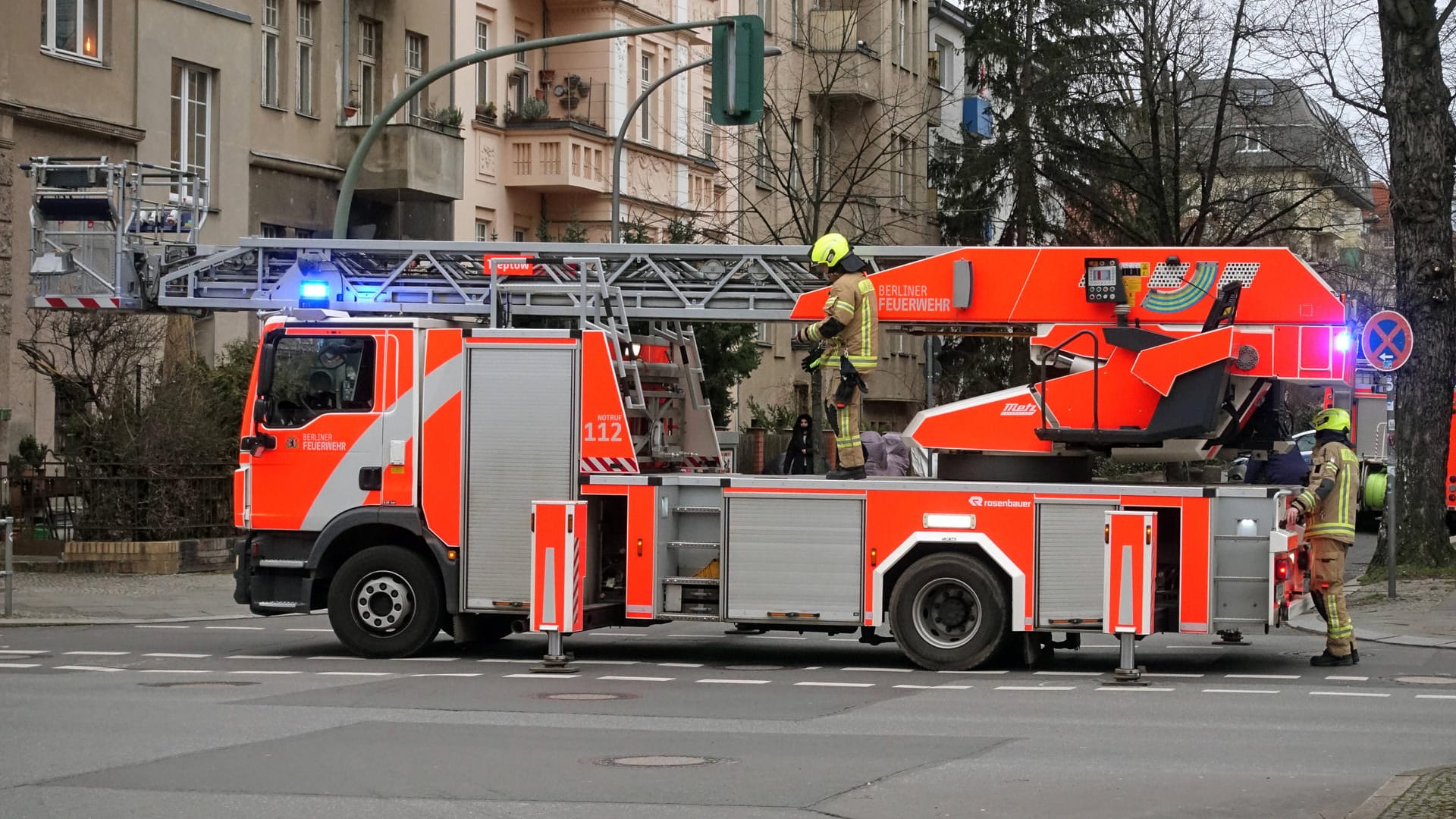 Feuerwehr im Einsatz (Symbolbild): 40 Einsatzkräfte haben den Brand gelöscht.
