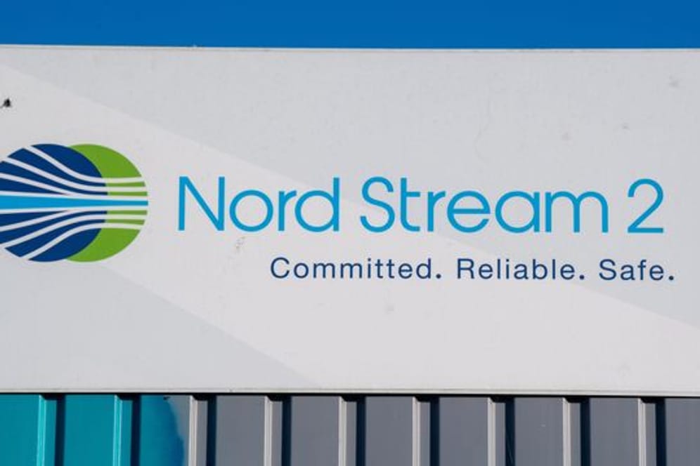 Schild mit der Aufschrift "Nord Stream 2"